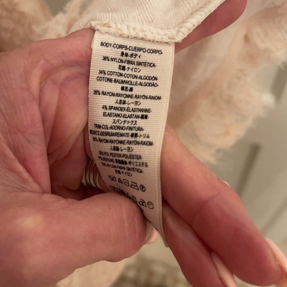 SOLD Free People !! Light Pink textured light-weight sweatshirt Top - Picture 7 of 7